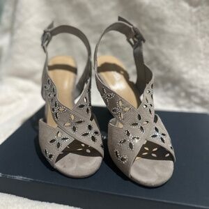 VERY GOOD: Michael Kors adjustable strap floral shoes
